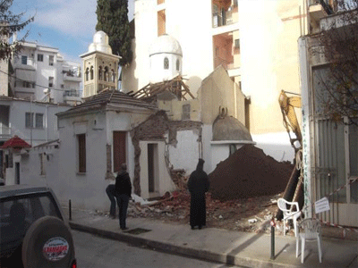 Γκρεμίζεται εκκλησία στη Λάρισα