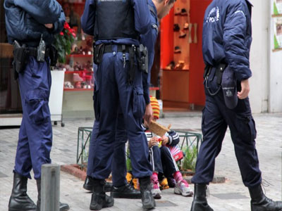 Εξωθούσαν αλλοδαπούς στην επαιτεία