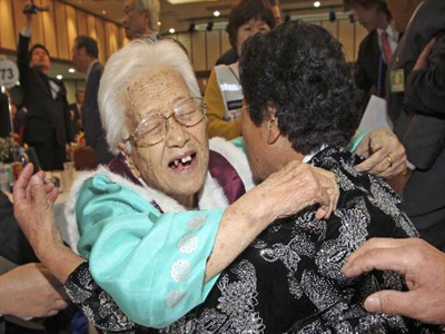 Β. Κορέα: Αναβάλλονται οι συναντήσεις οικογενειών που έχουν χωριστεί στον πόλεμο