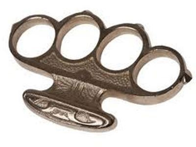 Πήρε τη σιδερογροθιά του και πήγε γήπεδο