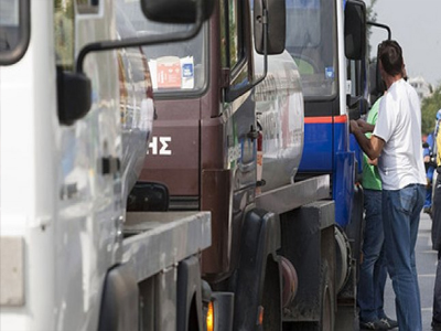 Στα «τάρταρα» η αγορά των καυσίμων