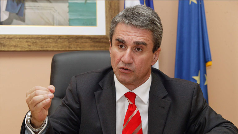 Λοβέρδος: Ο Βαρουφάκης είναι κλόουν