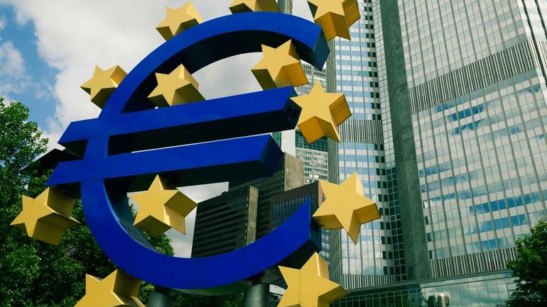 ΕΚΤ: Η Ελλάδα αποτελεί ρίσκο για την ευρωζώνη ΕΚΤ: Η Ελλάδα αποτελεί ρίσκο για την ευρωζώνη