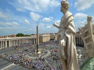 Ρώμη: Περισσότερες από 100 διεθνείς αντιπροσωπείες στην τελετή αγιοποίησης