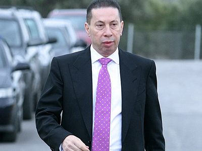 «Μην αφήσετε να διαλυθεί η ΑΕΚ»