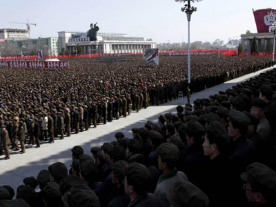 Σε «κατάσταση πολέμου» κήρυξε τη Β. Κορέα η Πιονγίανγκ Σε «κατάσταση πολέμου» κήρυξε τη Β. Κορέα η Πιονγίανγκ