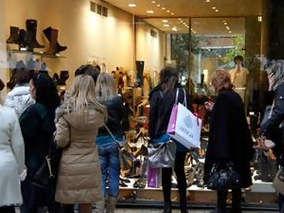 Πρεμιέρα για το εορταστικό ωράριο