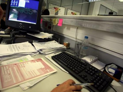 Αγορές άνω των 1500 ευρώ μόνο μέσω τραπεζών