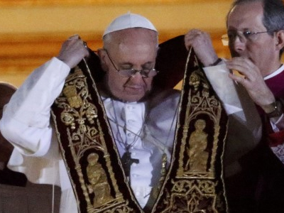 Απλή και λιτή η τελετή ενθρόνισης του Πάπα