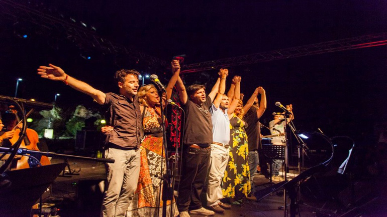 Τεχνόπολη: Συγκέντρωση τροφίμων για άπορους Αθηναίους, υπό τους ήχους των Αγάπη ρε+