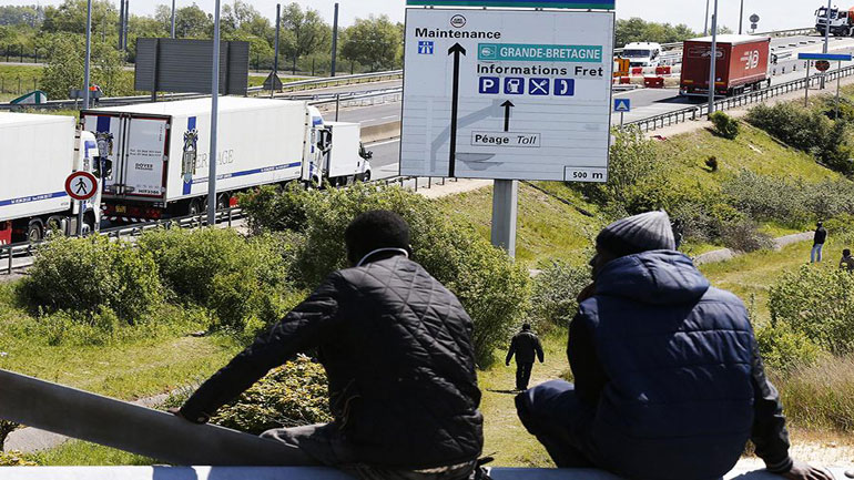 ΥΠΕΣ Γαλλίας-ΗΒ: Πανευρωπαϊκό ζήτημα το Μεταναστευτικό της Μάγχης