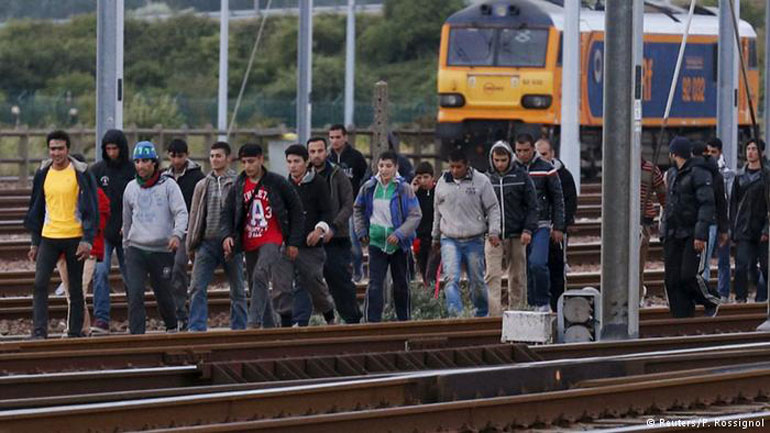 Βρετανία: Το οικονομικό κόστος φέρνει αντιμεταναστευτικά μέτρα