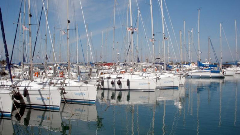 Ιδιοκτήτες τουρ/κών σκαφών για ΦΠΑ: Ζημιά στον ελληνικό θαλάσσιο τουρισμό το 23%