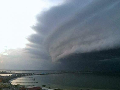 Ο τυφώνας «Μπολαβέν» χτύπησε την Οκινάουα