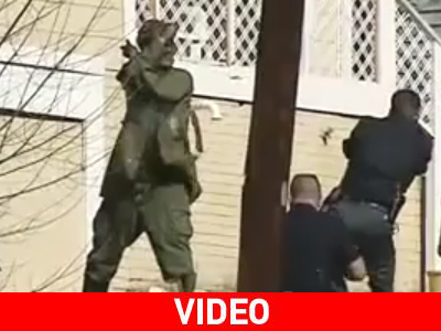 Ένας νίντζα, 30 αστυνομικοί… εσείς τί λέτε πως έγινε; Ένας νίντζα, 30 αστυνομικοί… εσείς τί λέτε πως έγινε;