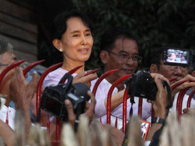 Επέστρεψε δυναμικά η «Κυρία της Ρανγκούν»