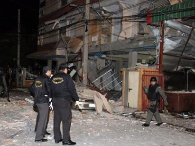 Τρεις νεκροί από έκρηξη βόμβας στην Ταϊλάνδη Τρεις νεκροί από έκρηξη βόμβας στην Ταϊλάνδη