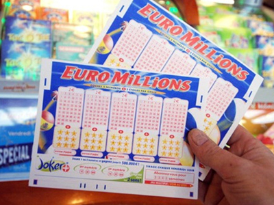 Σιγά μην εμφανιζόταν…