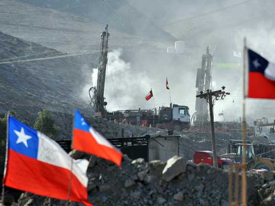 Προς πτώχευση η ιδιοκτήτρια εταιρεία του χιλιανού ορυχείου Προς πτώχευση η ιδιοκτήτρια εταιρεία του χιλιανού ορυχείου