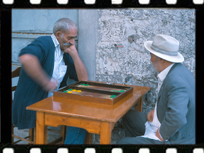 Παίζοντας τάβλι στο… Διαδίκτυο Παίζοντας τάβλι στο… Διαδίκτυο