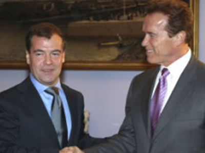 Άρνολντ – Μεντβέντεφ: Παρέα για σκι; Άρνολντ – Μεντβέντεφ: Παρέα για σκι;