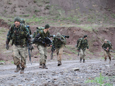 Νεκροί Κούρδοι αντάρτες από Τούρκους στρατιώτες