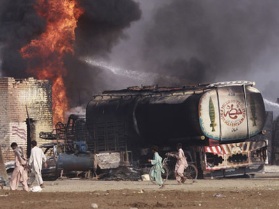 Θανατηφόρα έκρηξη βυτιοφόρου στην Ιορδανία Θανατηφόρα έκρηξη βυτιοφόρου στην Ιορδανία