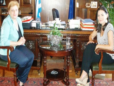 Τη «Γιορτή Κρητικής Διατροφής 2012» εγκαινίασε η Όλγα Κεφαλογιάννη