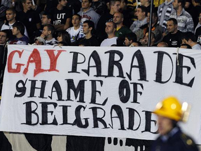 Χαμός στην παρέλαση Gay Pride του Βελιγραδίου Χαμός στην παρέλαση Gay Pride του Βελιγραδίου