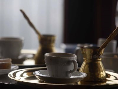 Ο βουλευτής και ο… καφετζής Ο βουλευτής και ο… καφετζής