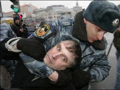 Τουλάχιστον 100 ακροδεξιοί εξτρεμιστές συνελήφθησαν στην Μόσχα