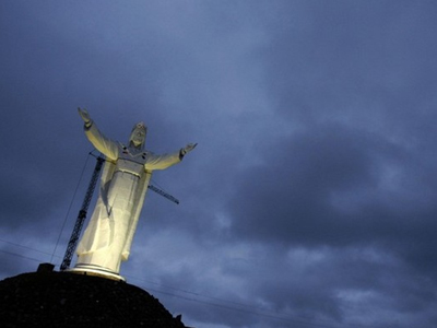 Το «αντίπαλο δέος» του αγάλματος του Ιησού στο Ρίο Το «αντίπαλο δέος» του αγάλματος του Ιησού στο Ρίο