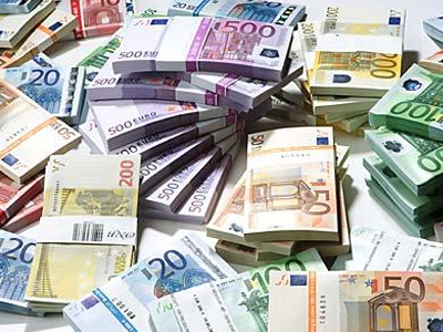 Λεφτά υπάρχουν μόνο για συμβούλους