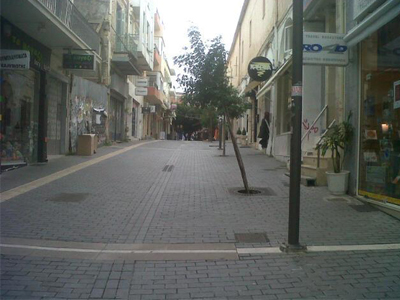 Εκπτώσεις με άδεια μαγαζιά