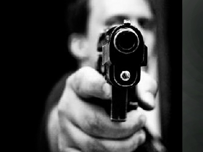 Του άρπαξαν την τσάντα μέσα από το αυτοκίνητο