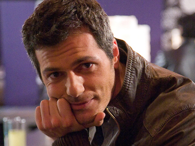 Ο Μάριος προτιμά τις …μελαχρινές