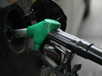 Έκλεβε βενζίνη στην αντλία