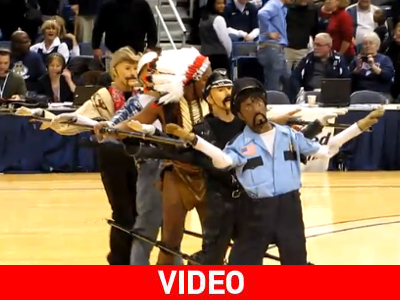 Οι… Village People σε αγώνα μπάσκετ