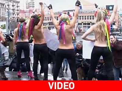 Τόπλες διαδήλωση για τον Πούτιν