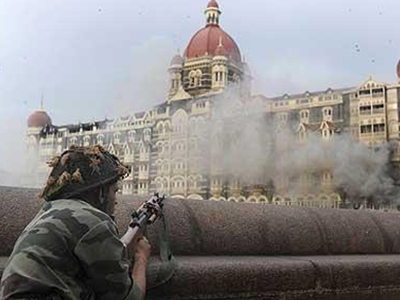 Κατάσταση συναγερμού στη Βομβάη