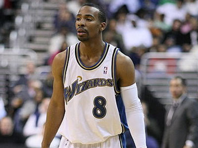 Ουίζαρντς: Βγήκαν πιστόλια στα αποδυτήρια !