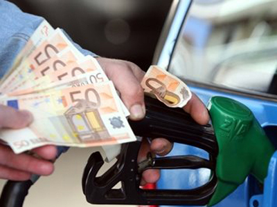 Αύξηση 11,98% στη βενζίνη σε 7 ημέρες