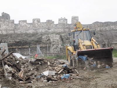 Κατεδάφιση αυθαίρετων στην Σταυρούπολη