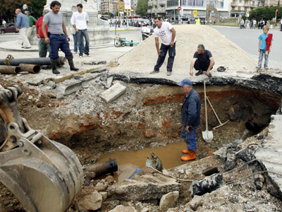 Αποκαθίσταται η υδροδότηση στη Θεσσαλονίκη Αποκαθίσταται η υδροδότηση στη Θεσσαλονίκη