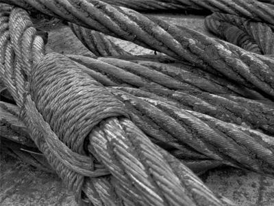 Προσπάθησε να τον πνίξει με συρματόσχοινο