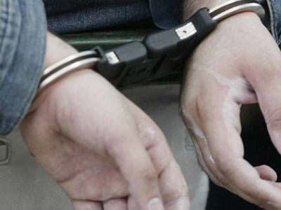 Τον έπιασαν μετά από 6 εντάλματα, 44 καταδίκες και… ποινές 100 ετών!