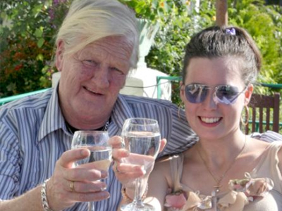 Ο έρωτας χρόνια… κοιτά