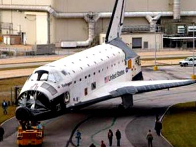 Επέστρεψε στη γη το Endeavour