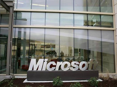 «Παγωμένοι» όλο το 2010 οι μισθοί στη Microsoft