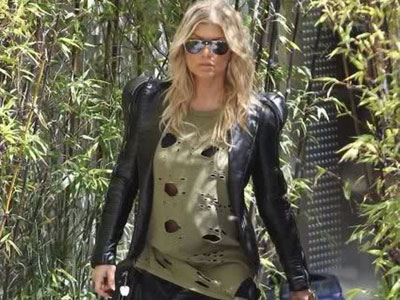 H Fergie φοράει Christoforos Kotentos